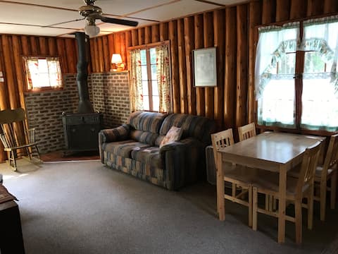 2. Vintage Waterfront Cabin at Cedars Resort