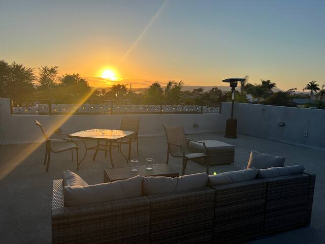 Awesome Bay Park Home W/ Roof Top Patio – Entire