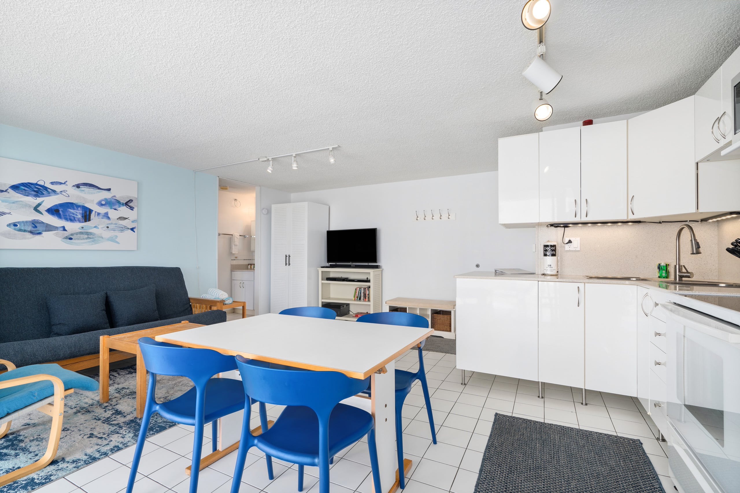 TWP 505 Spacious 1 bedroom condo w/full Kitchen - Image 13