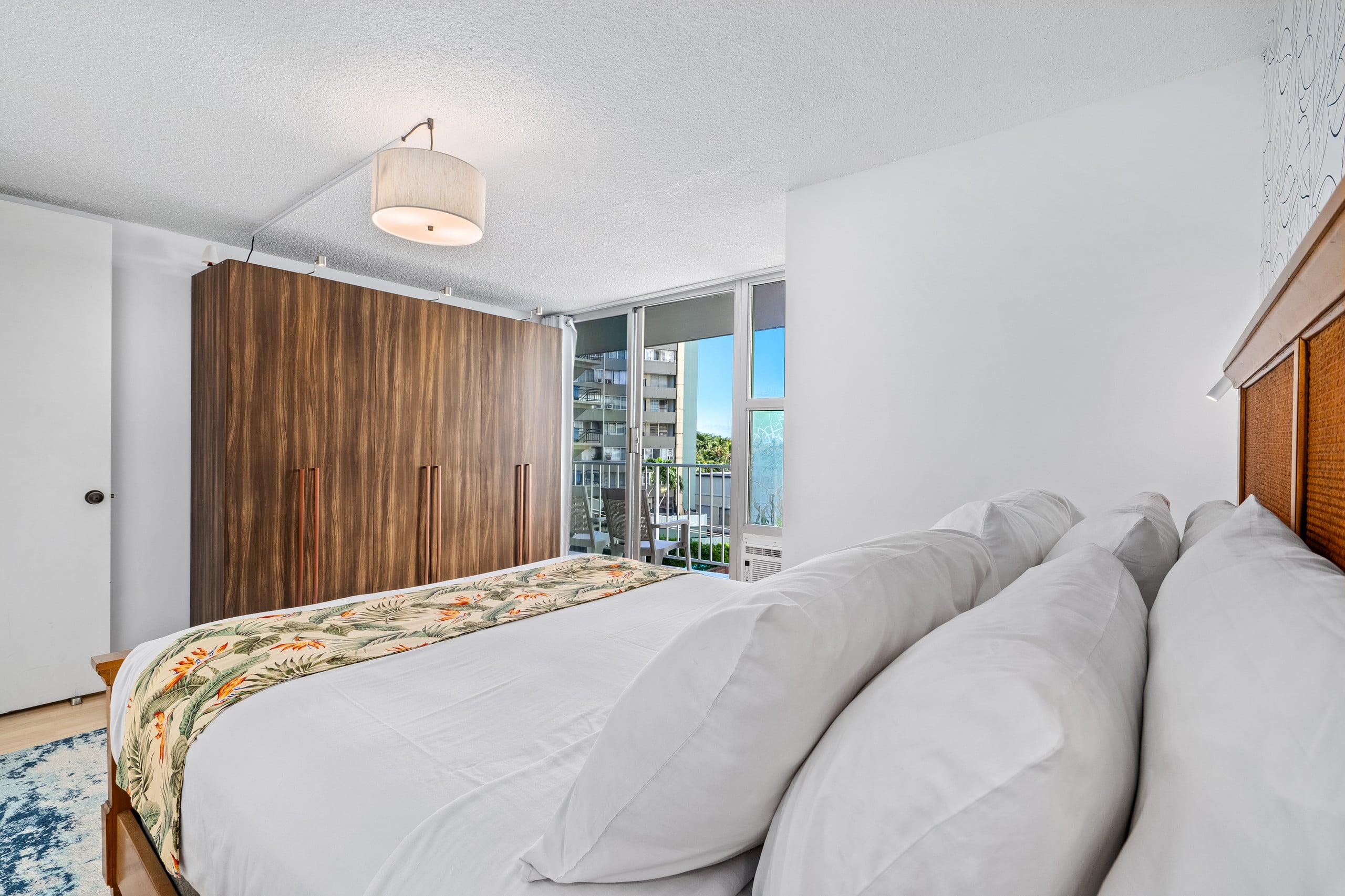 TWP 505 Spacious 1 bedroom condo w/full Kitchen - Image 19