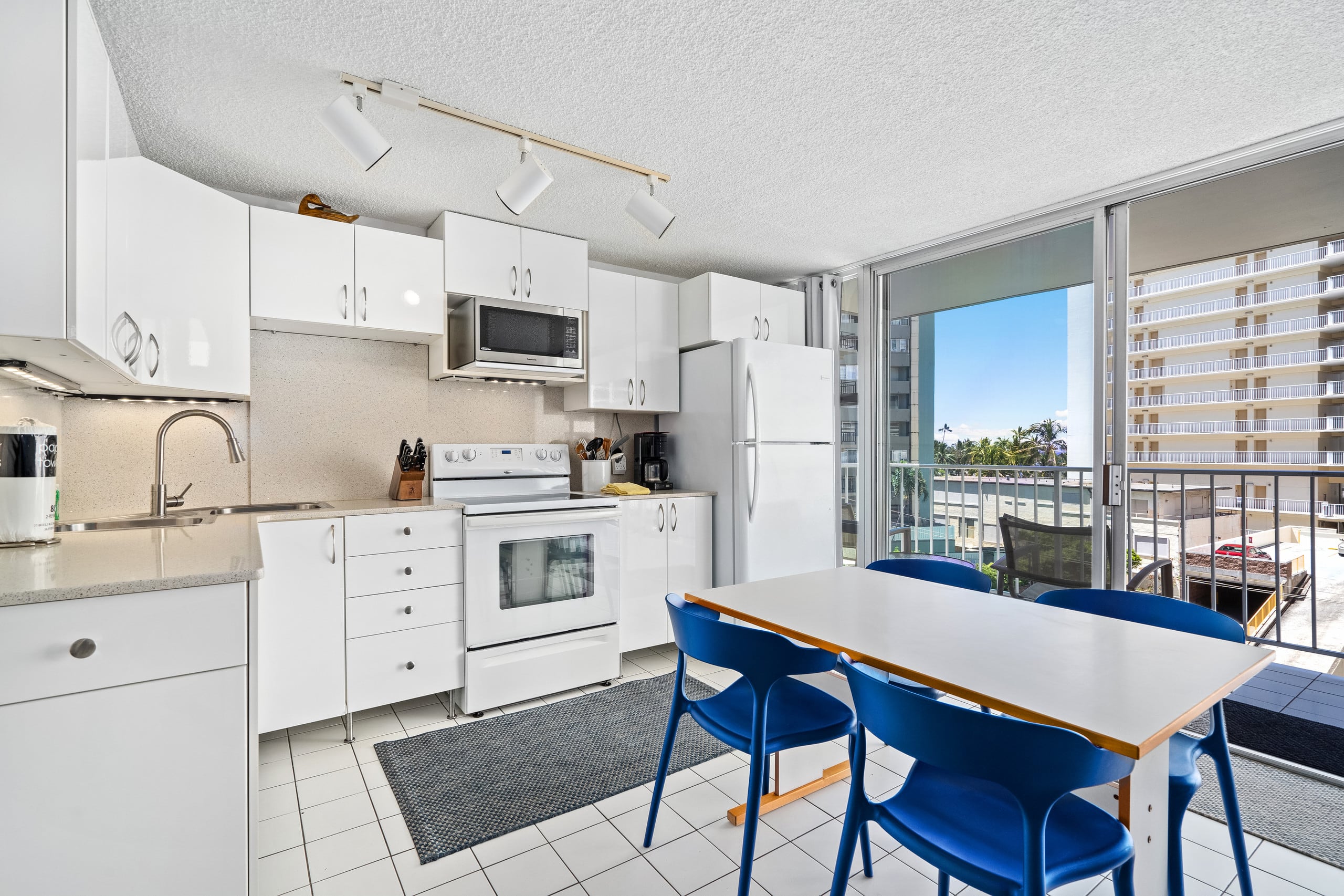 TWP 505 Spacious 1 bedroom condo w/full Kitchen - Image 7
