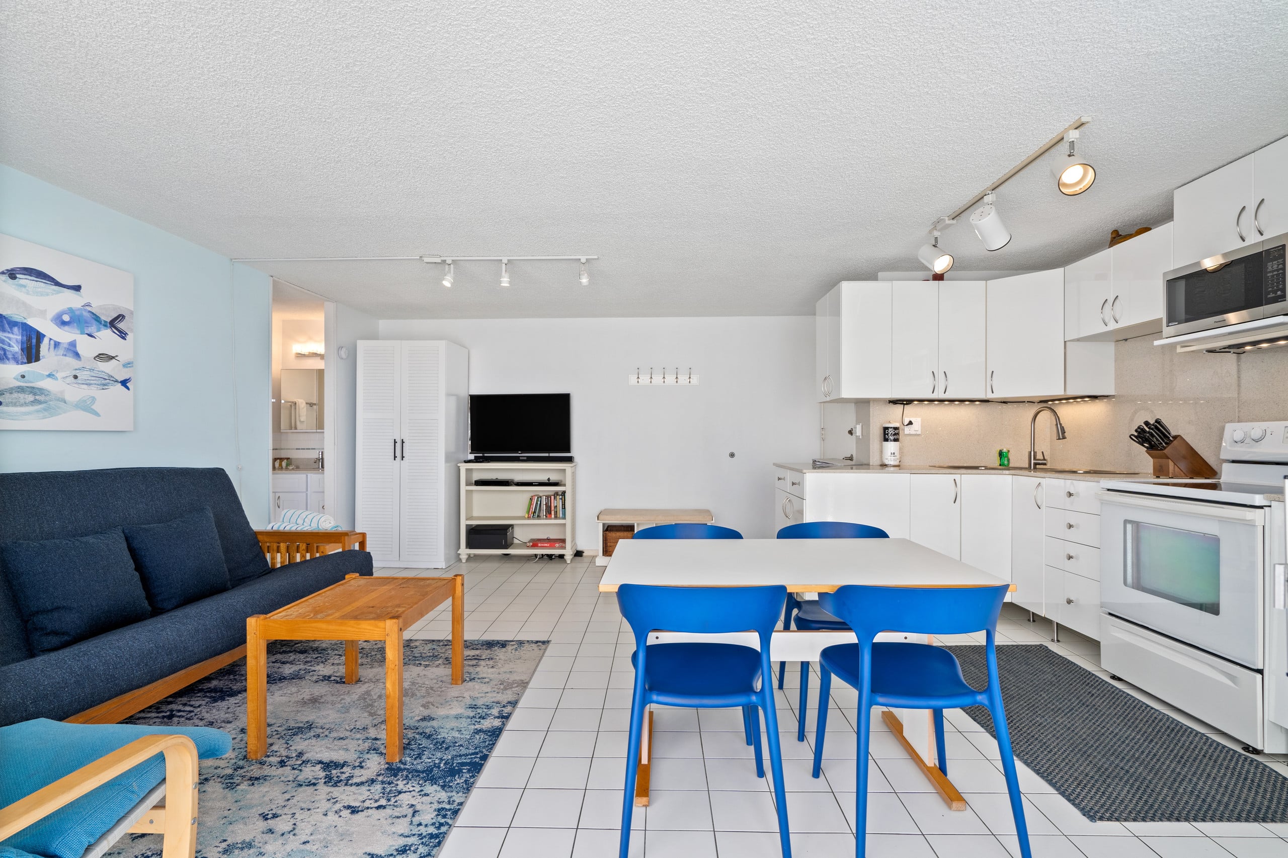 TWP 505 Spacious 1 bedroom condo w/full Kitchen - Image 12