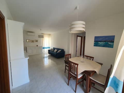 Top Airbnb: 300 m from the sea: elegant and quiet in Alghero