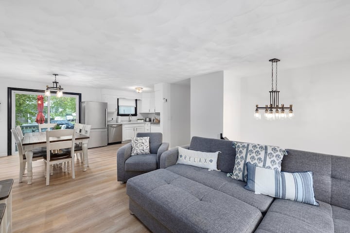Luxury 7 Br Beachhouse Near Narragansett Beaches - Narragansett, RI