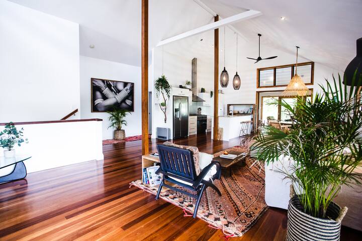 TEMPLE BEACH HOUSE gallery image 5