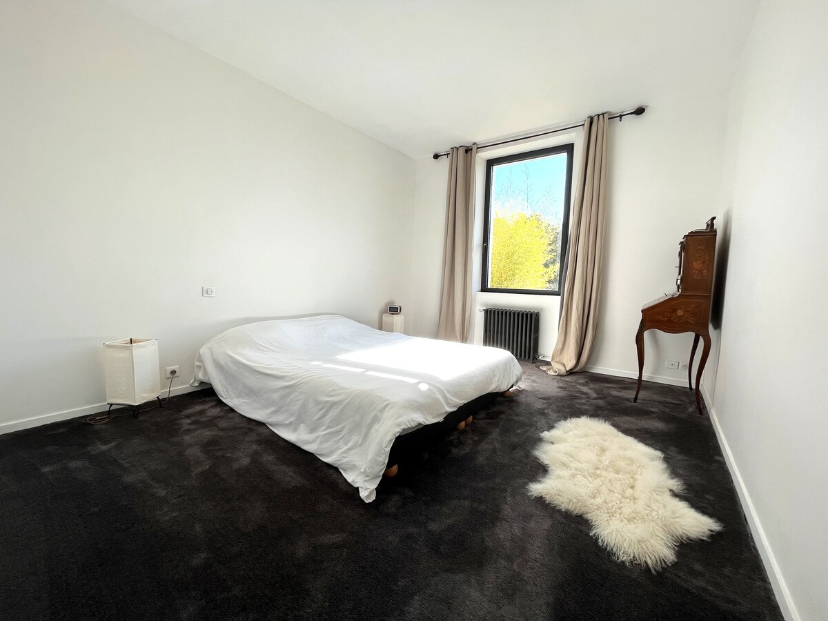 卧室1
 1张床160或2张床80。