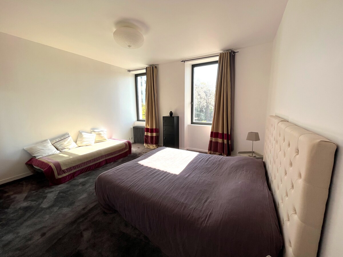 卧室
1张床160和1张床90。
或者， 3张单人床。