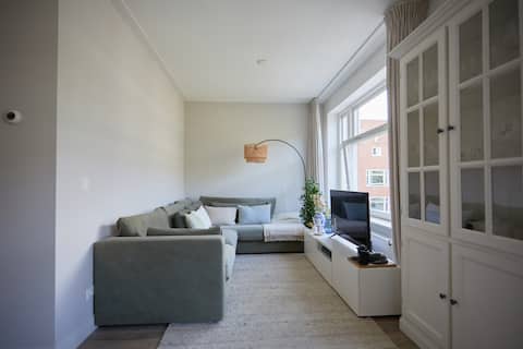 Top performing Airbnb: Luxe Apartment Next to RAI Centre & City Park in Scheldebuurt