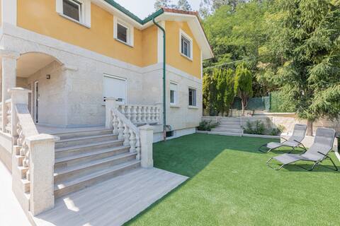 CASA NINA: independent, garden and good views.