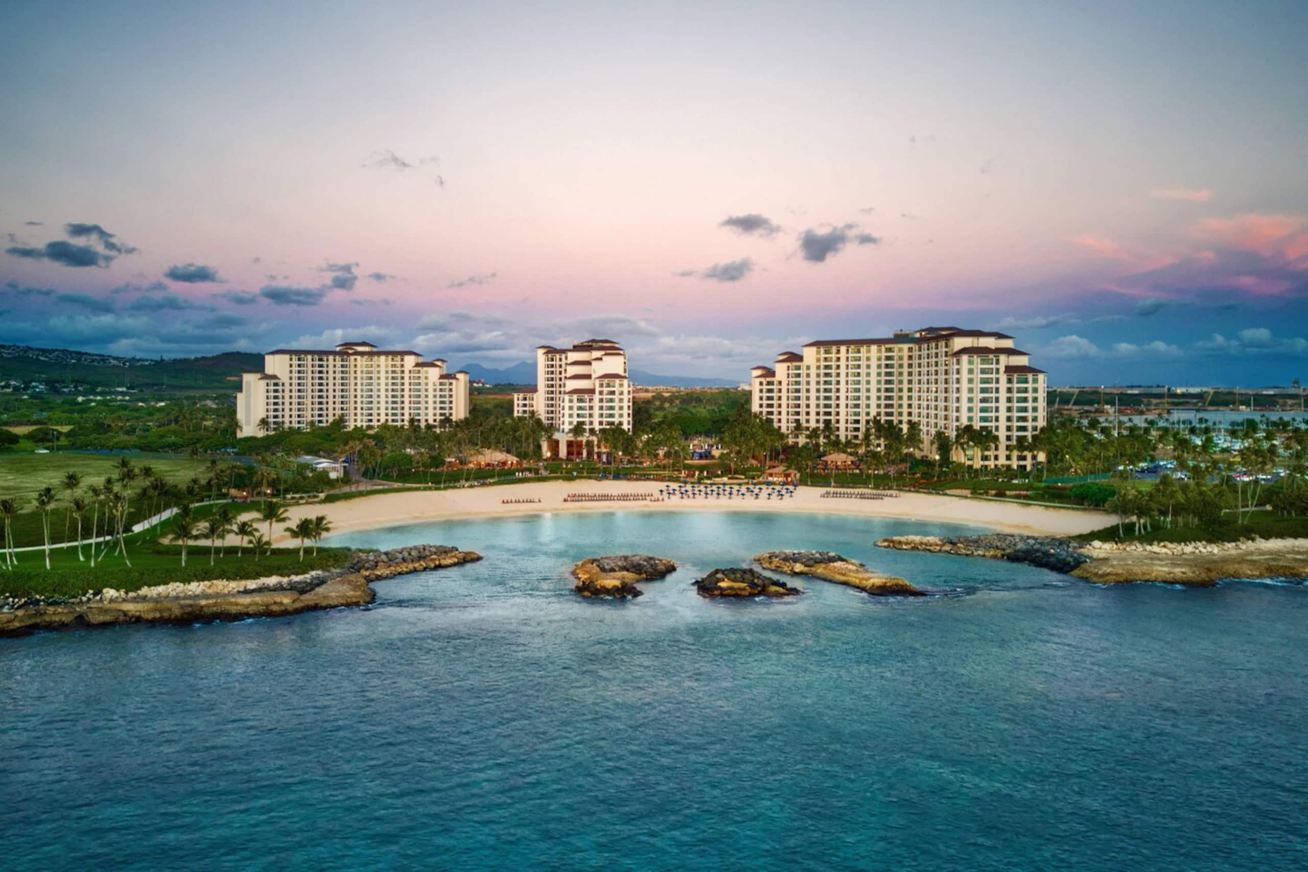 Condo in Kapolei · ★4.67 · 1 bedroom · 2 beds · 1 shared bath - Image 2