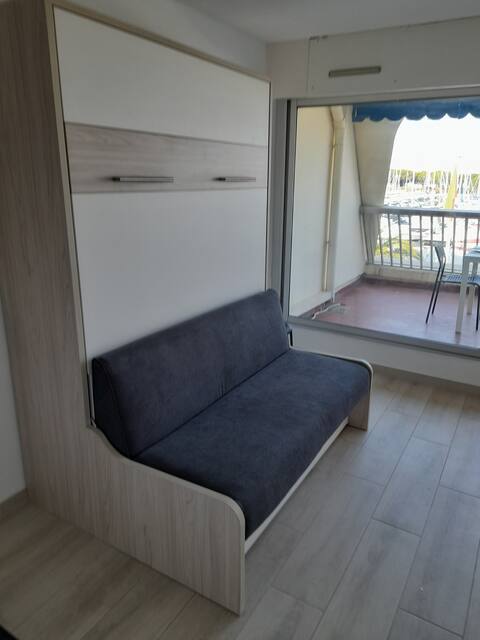 Propriété Airbnb réussie: Port Camargue Beautiful studio Harbour view 3 nights min. à Le Grau Du Roi