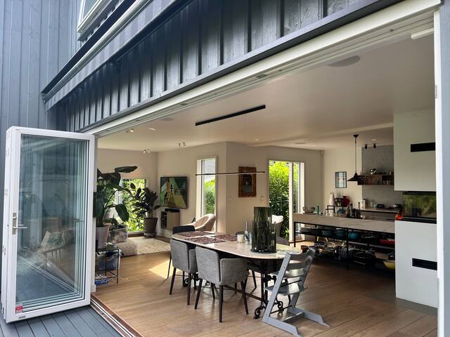 Villa at Bygdøy , steps from The Beach gallery image 3