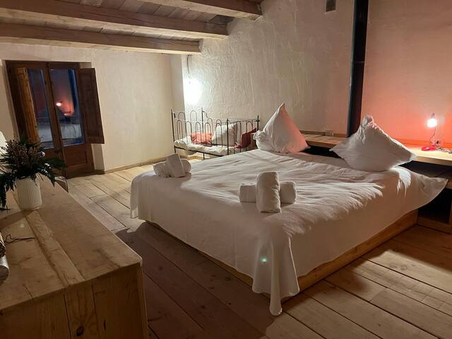 Casa rústica entre viñedos gallery image 2