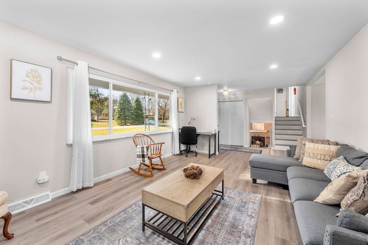 4BR Luxury, Spacious, Big driveway, Best location