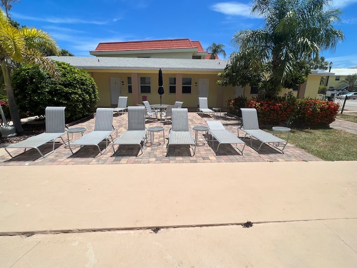 Top 10 Airbnb Vacation Rentals In Palm Beach Shores, Florida Trip101