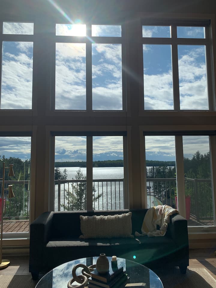 The Nest - Modern 3 Bedroom Cottage With Bunkie - Kenora