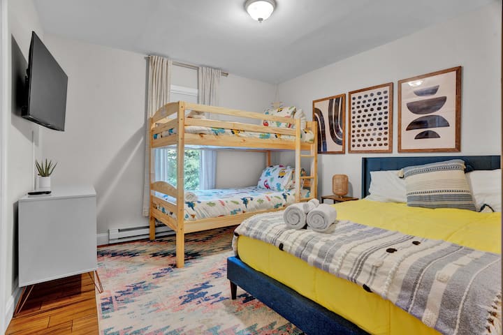 Bunk Room – Fun and functional! Features a twin-over-twin bunk, perfect for kids or extra guests.