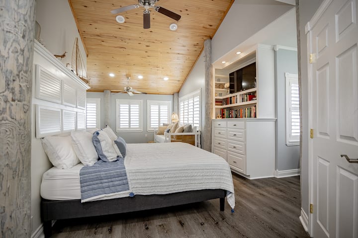 3rd Floor Master Bedroom