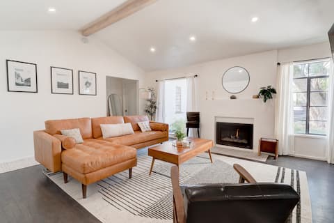 Nature Lovers Casita! King Bed! Tesla Charger!