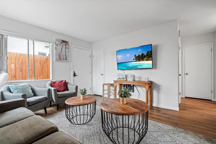 Hot Tub |Walk To Beach|games|bbq|fire Pit|parkings - Ventura, CA