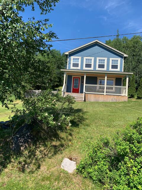 Hot tub getaway in beautiful Port Blandford.