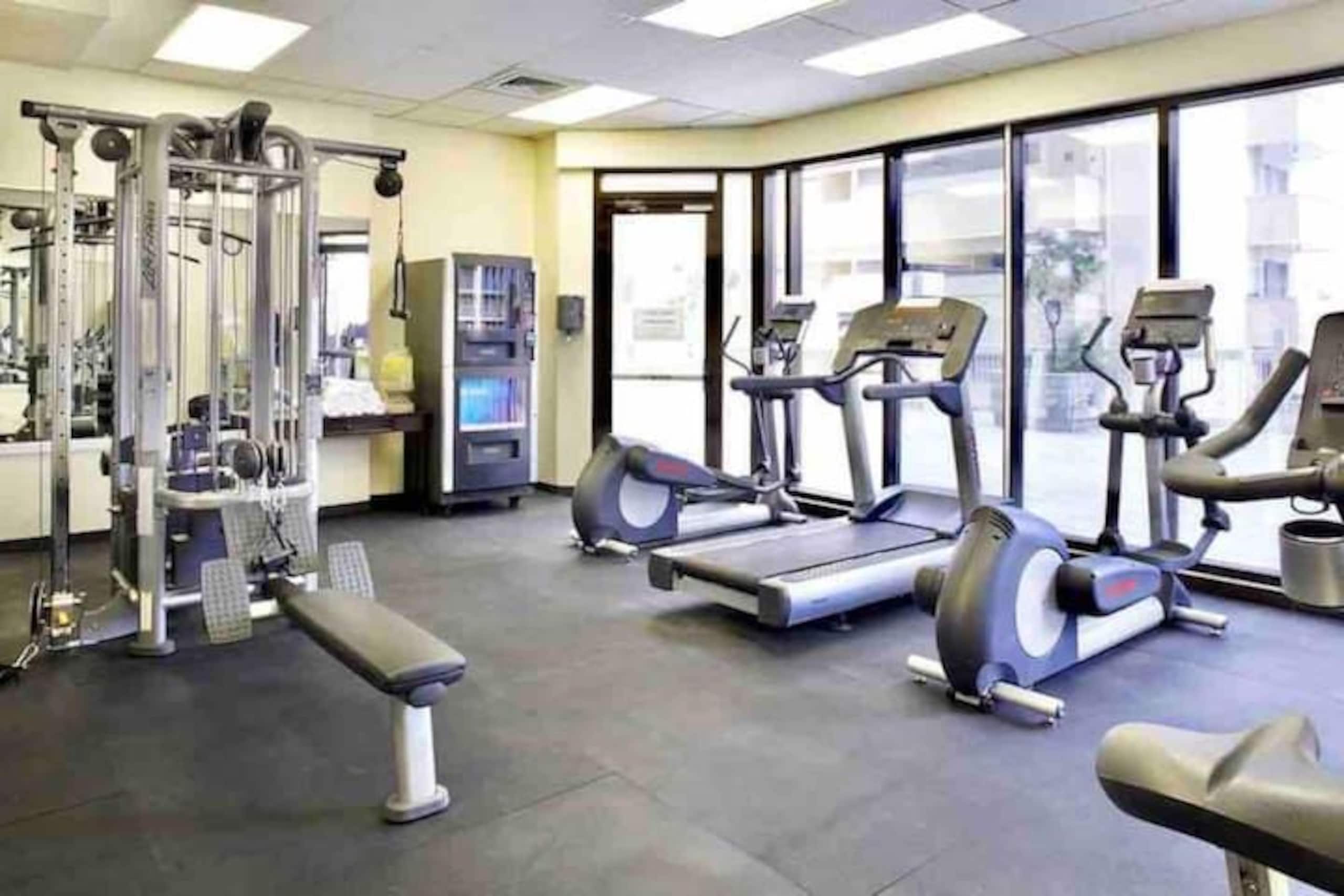 Condo in Honolulu · ★4.75 · 1 bedroom · 2 beds · 1 bath - Image 18