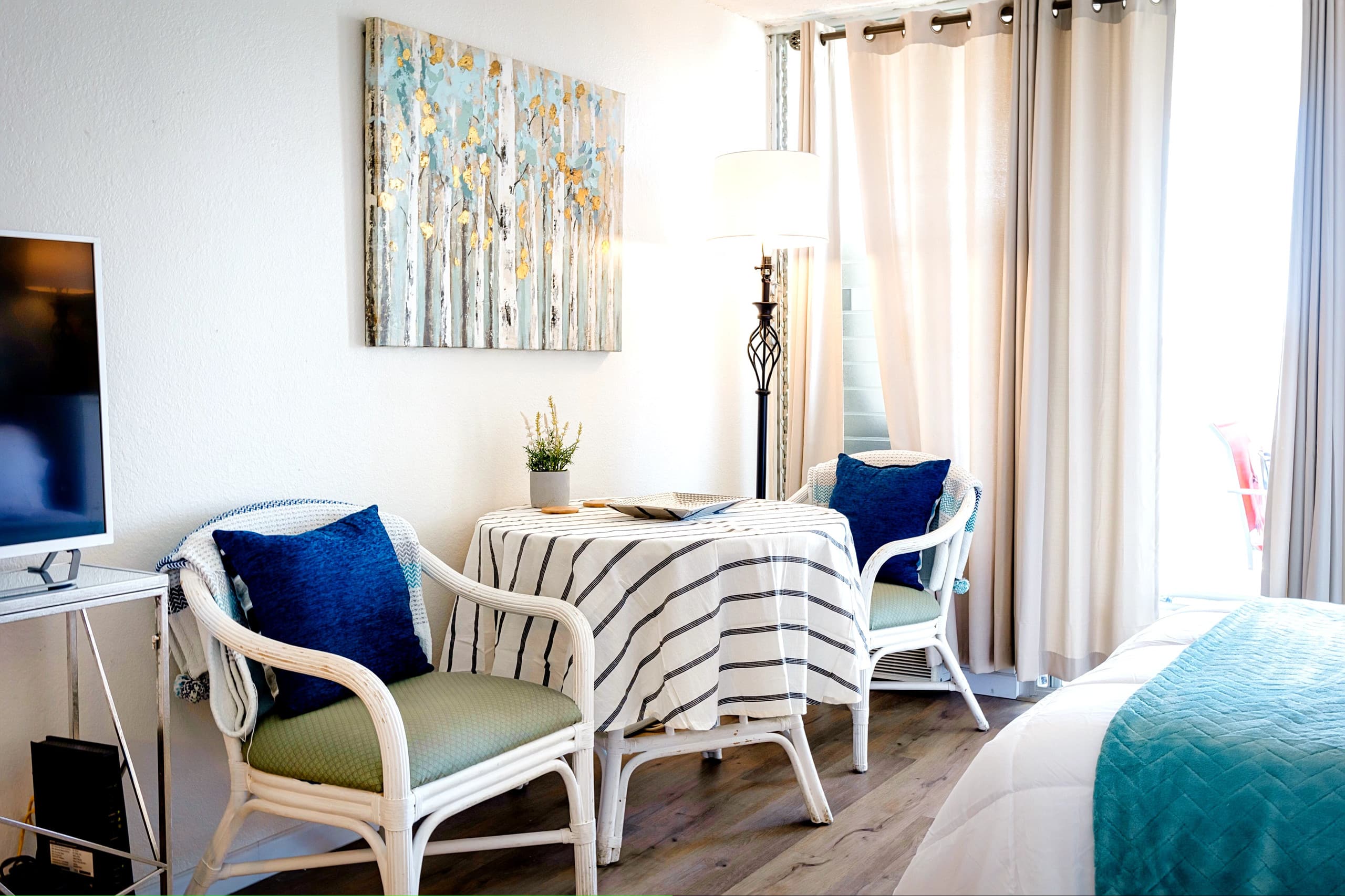 Condo in Honolulu · ★4.75 · 1 bedroom · 2 beds · 1 bath - Image 4