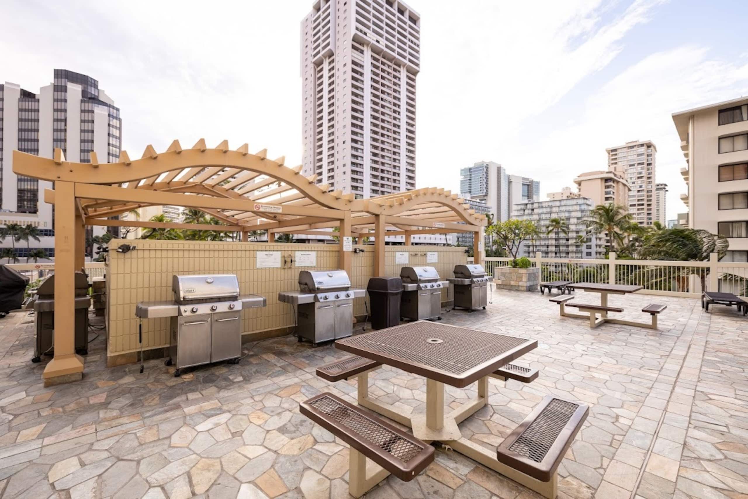 Condo in Honolulu · ★4.75 · 1 bedroom · 2 beds · 1 bath - Image 17
