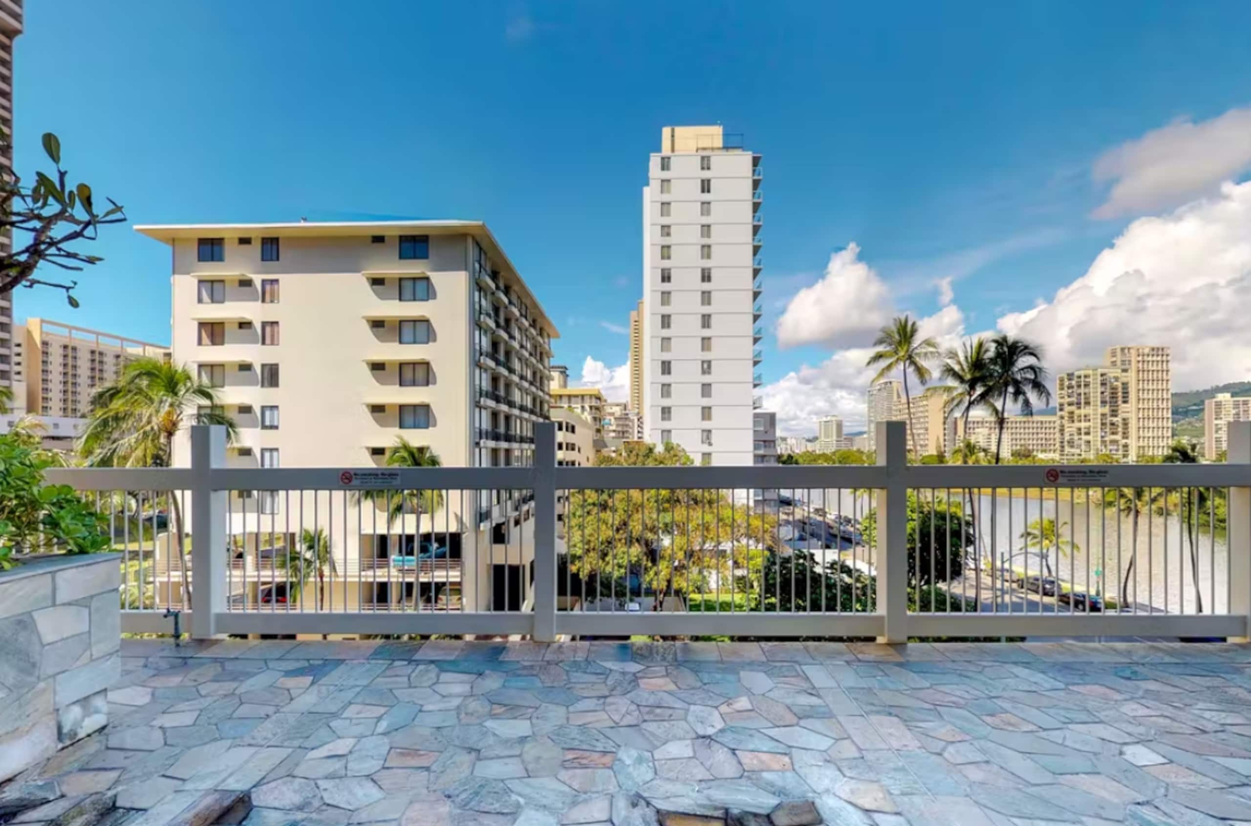 Condo in Honolulu · ★4.75 · 1 bedroom · 2 beds · 1 bath - Image 19