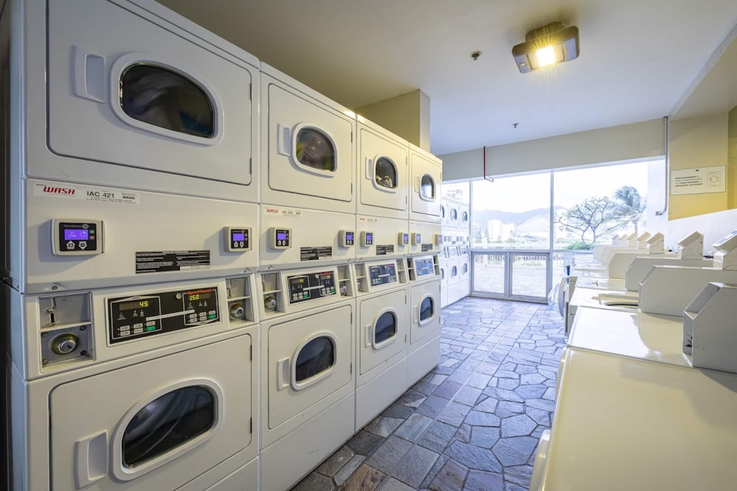 Condo in Honolulu · ★4.75 · 1 bedroom · 2 beds · 1 bath - Image 14