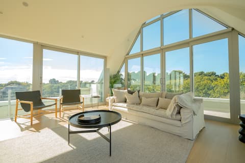 Elegant 2-Level Penthouse with Panoramic Views