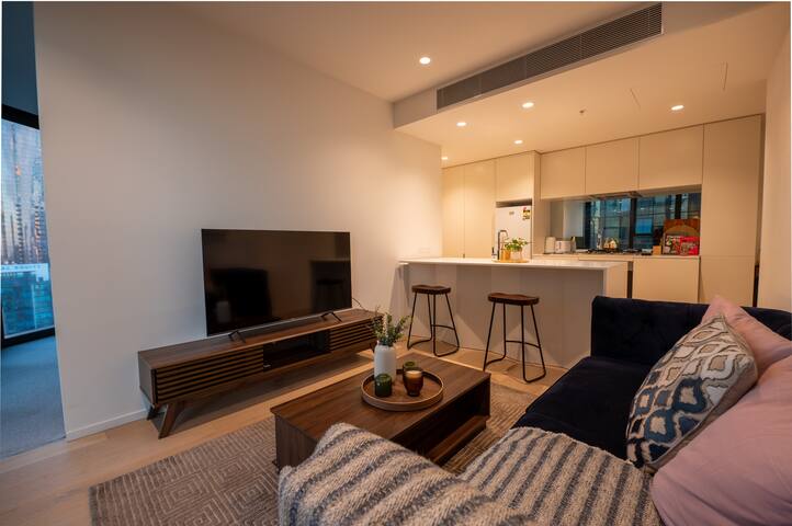 Exuberant 2BR High rise Oasis gallery image 4