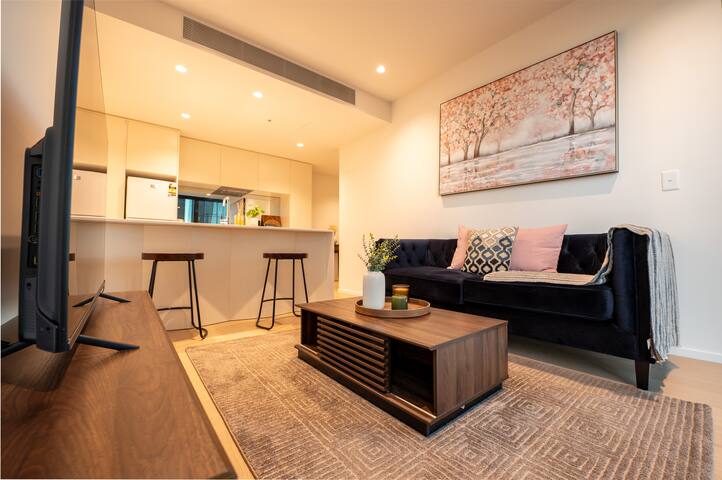 Exuberant 2BR High rise Oasis gallery image 2