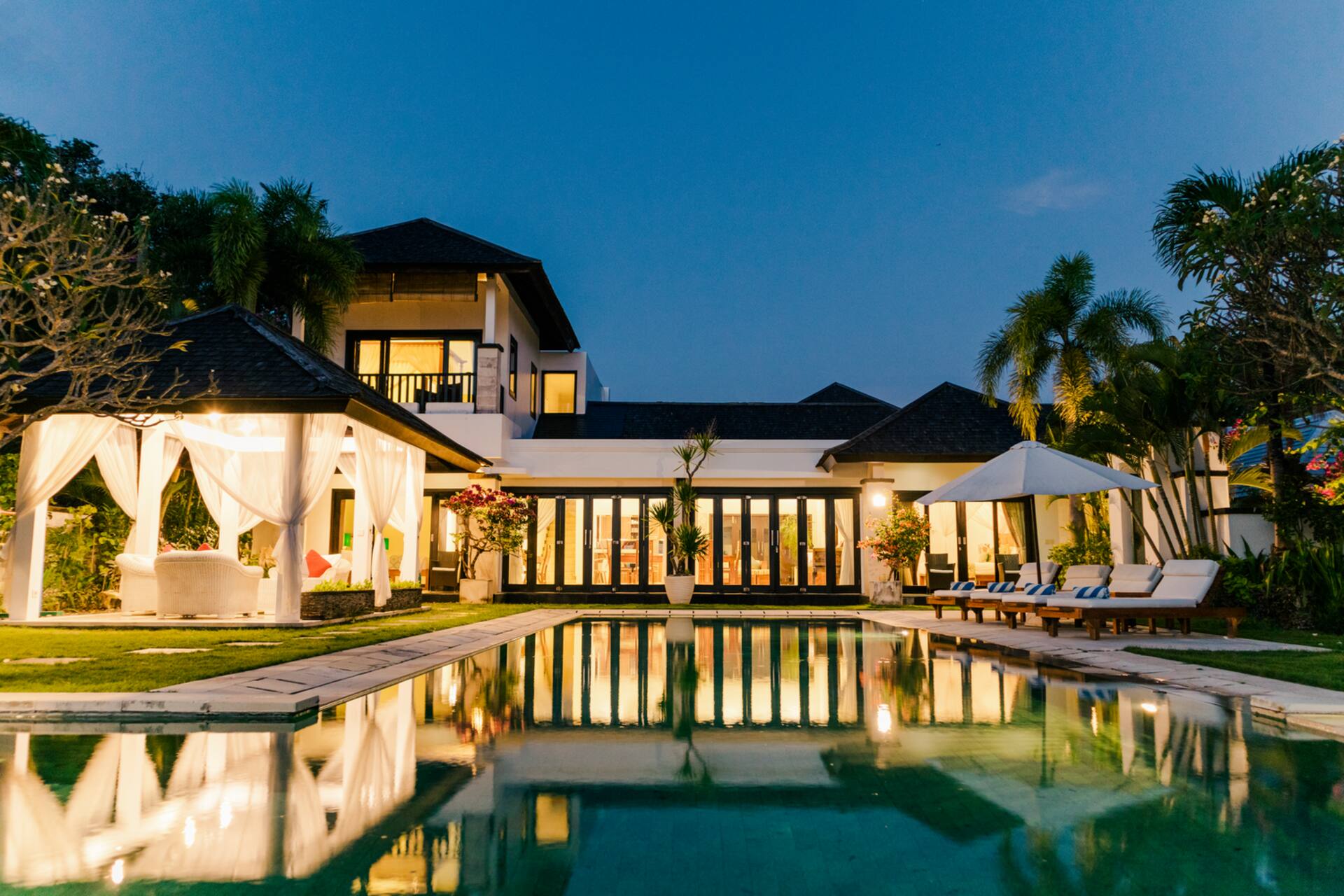 Tranquil Waterfront Haven 3 Bedroom Private Villa in Nusa Dua 2