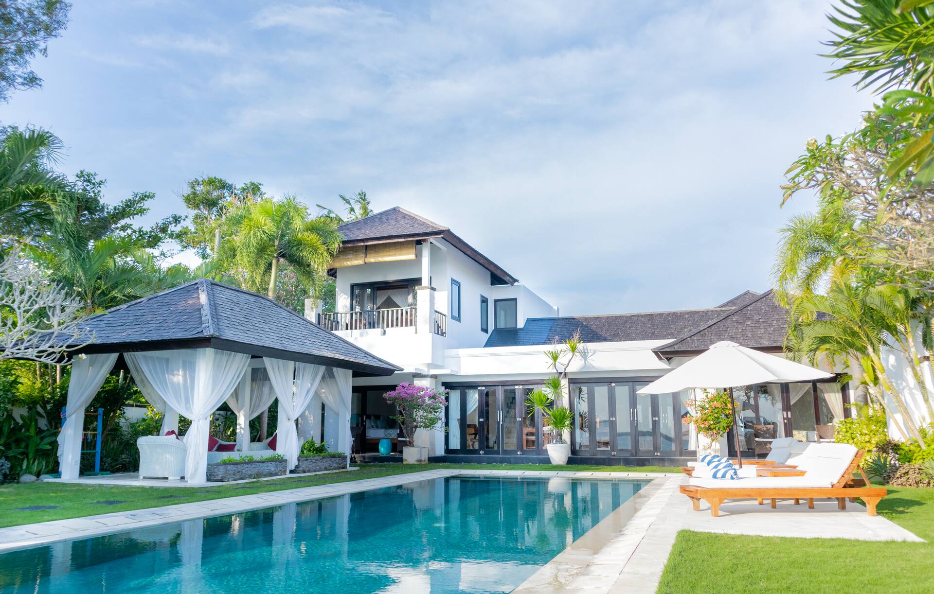 Tranquil Waterfront Haven 3 Bedroom Private Villa in Nusa Dua 3