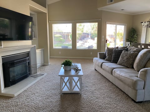 Top performing Airbnb: 3BR Family Home with Pool & Hot Tub in Fresno