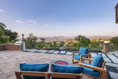 Hillside Retreat with Views