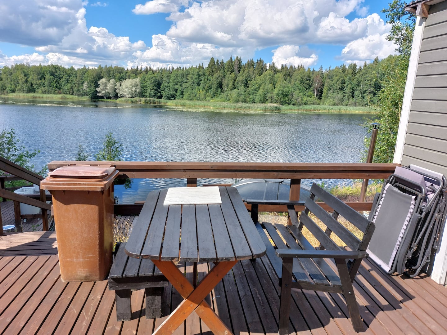 Lepokoti Järvenrannalla. 2