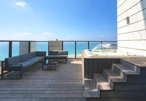 YalaRent Sea-Breeze Penthouse with Jacuzzi