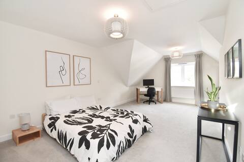 4 Bedrooms - Gym - garden - 5 mins from station