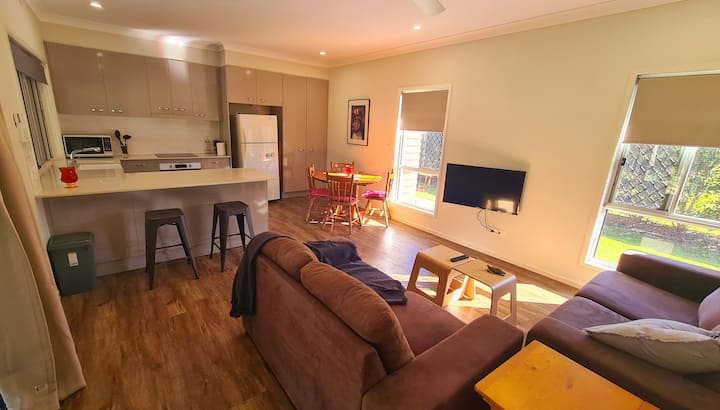 Rural 2 Bedroom Home. - Woodford