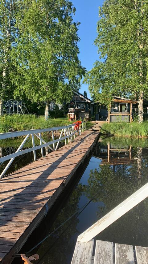 A comfortably peaceful cottage right on the lake