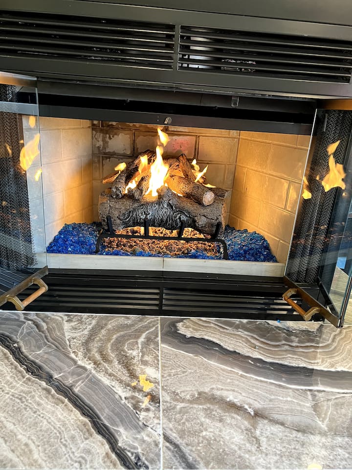 ที่ก่อกองไฟแสนโรแมนติกแสนอบอุ่น