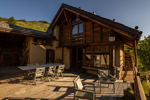 Independent 4 Bedroom Baita Near Sestriere
