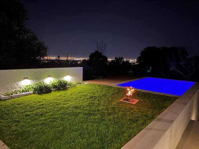 Summer home in Newlands with pool gallery image 4