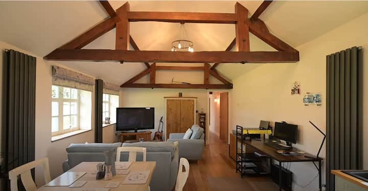 Beautiful 2 Bed Cottage Picturesque & Tranquil - Wellingborough