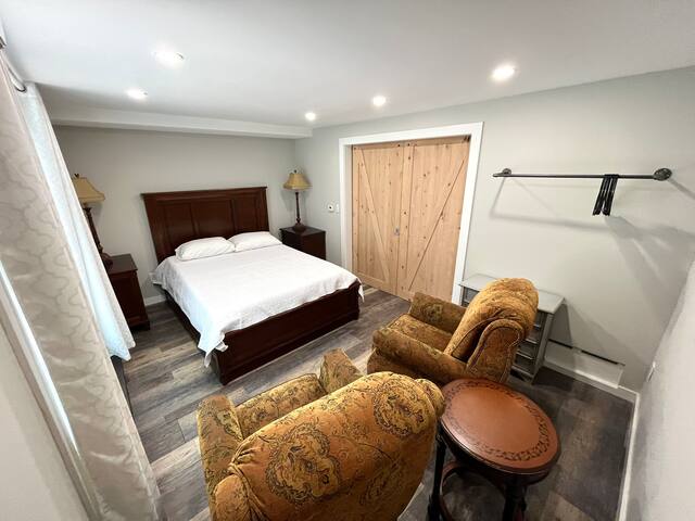 Short train ride to U.S. Open and Citi Field gallery image 3