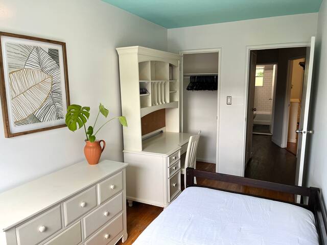 Short train ride to U.S. Open and Citi Field gallery image 4