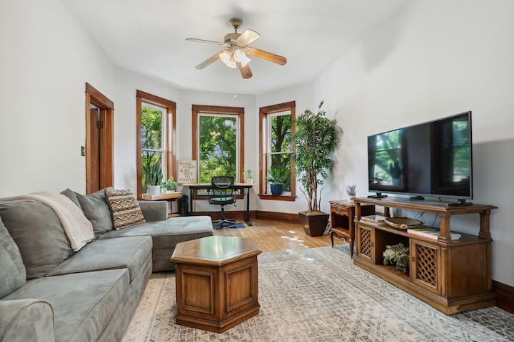 Spacious Wicker Park Apartment - Wicker Park - Chicago
