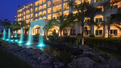 Successful Airbnb property: Luxury 6th Floor Condo Landmark Resort Cozumel in Cozumel